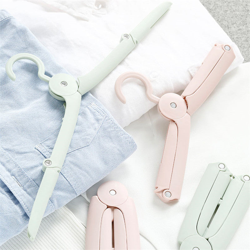 Mini travel folding hanger